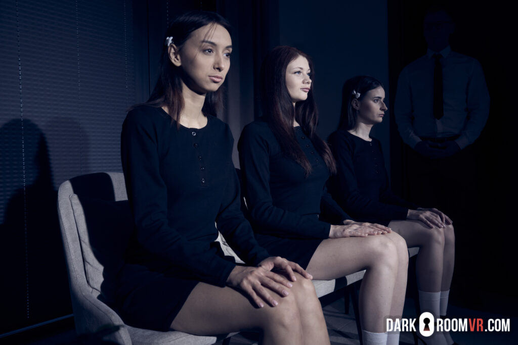 DarkRoomVR - Three Pussies One Owner